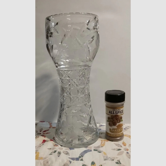 Botanical Elegant Vintage Crystal Hand-Cut Heavy 12" Vase Hourglass Shape 5 lbs. - Picture 3 of 16